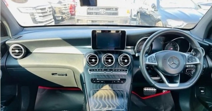 Mercedes-Benz GLC 200 Right Hand Drive 2.5 Diesel Automatic Full Option